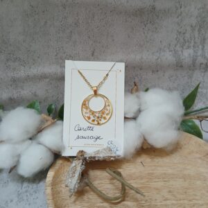 Collier résine et fleurs séchées