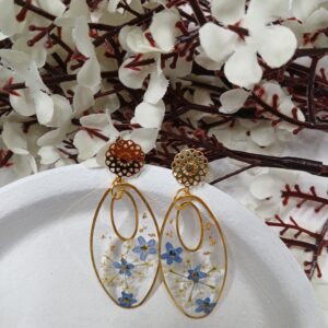 Boucles d’oreilles myosotis et fleurs de carotte sauvage