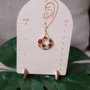 Boucles d’oreilles pendantes en pâte polymère léopard