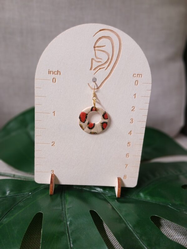 Boucles d'oreilles pendantes en pâte polymère léopard – Image 2