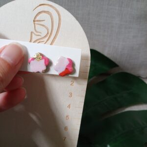 Puces d’oreilles en pâte polymère