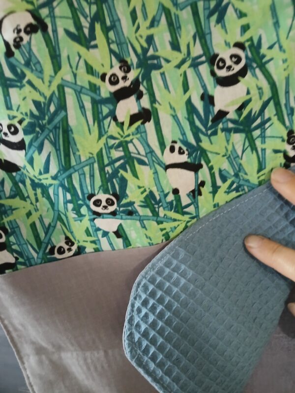 Bavoir à inscription motif pandas – Image 2