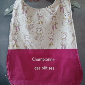 Bavoir à inscription motif chat licorne danseuse