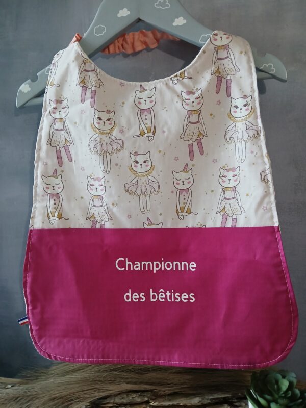Bavoir à inscription motif chat licorne danseuse