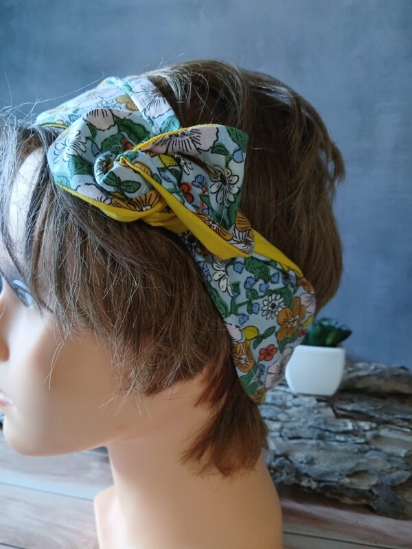 Bandeau magique fleuri fond bleu clair – Image 3