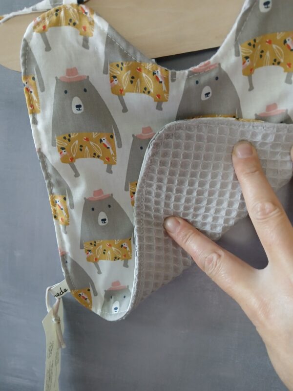 Bavoir à lien motifs ours – Image 3