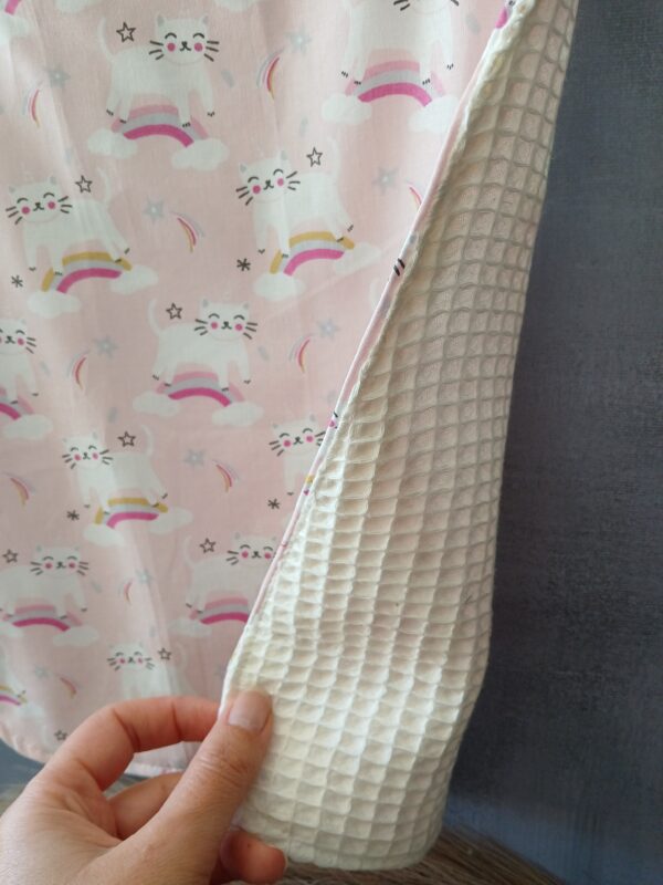 Grand bavoir type serviette de maternelle à motifs chat licorne – Image 2