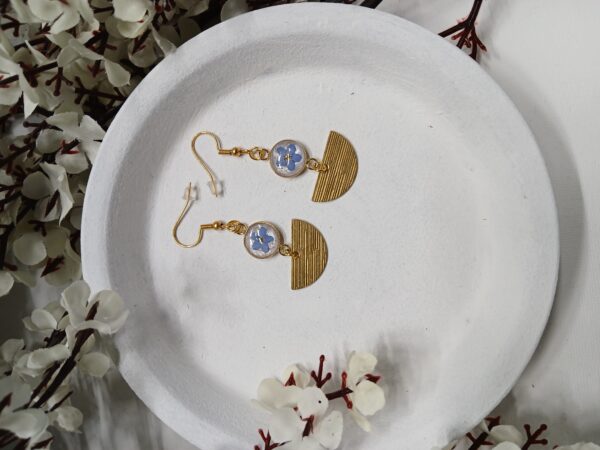 Boucles d'oreilles fleurs de myosotis – Image 2