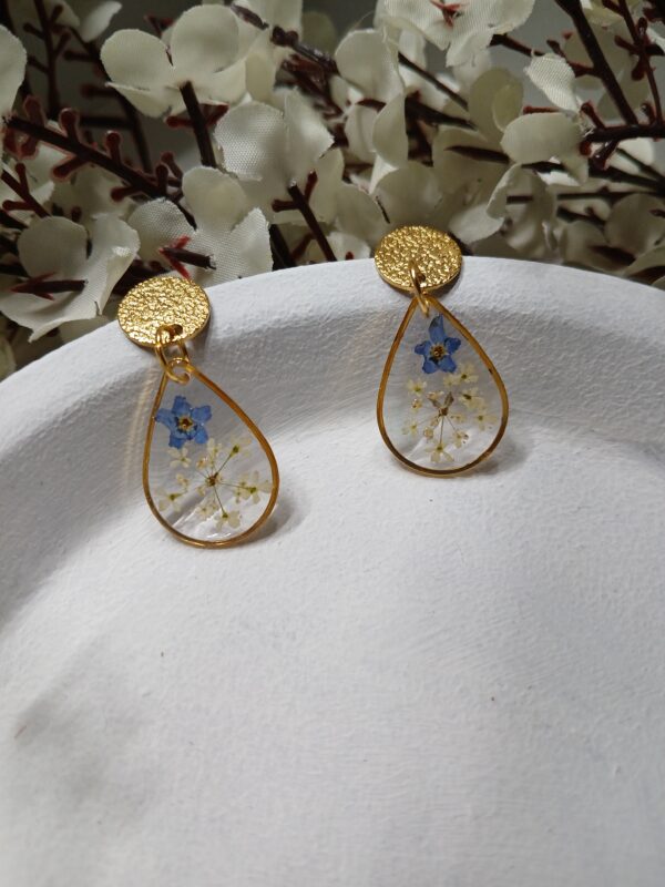 Boucles d'oreilles fleurs de carotte sauvage et myosotis
