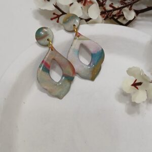 Boucles d’oreilles pendantes Esmeralda beige