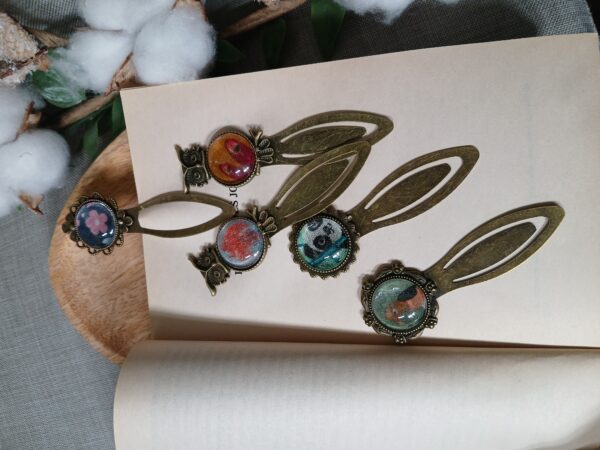 Marque-page cabochon motif rouge – Image 3