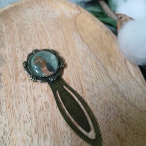 Marque-page cabochon motif oiseau