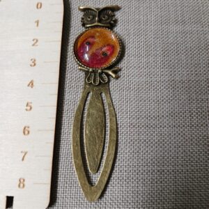 Marque-page cabochon motif plumes