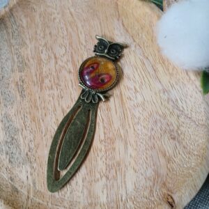Marque-page cabochon motif plumes