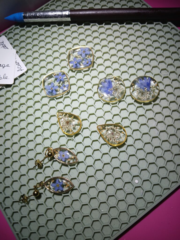 création bijou résine