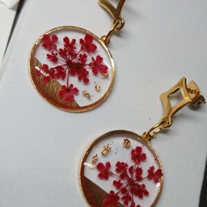 Boucles d&rsquo;oreilles fleurs de carotte sauvage rouge