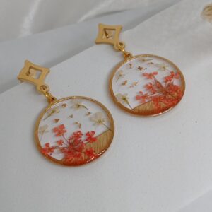 Boucles d&rsquo;oreilles fleurs de carotte sauvage rouge et blanche