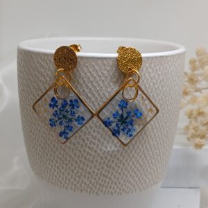 Boucles d&rsquo;oreilles fleurs de carotte sauvage bleues