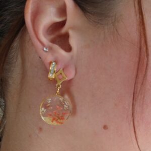 Boucles d&rsquo;oreilles fleurs de carotte sauvage rouge et blanche