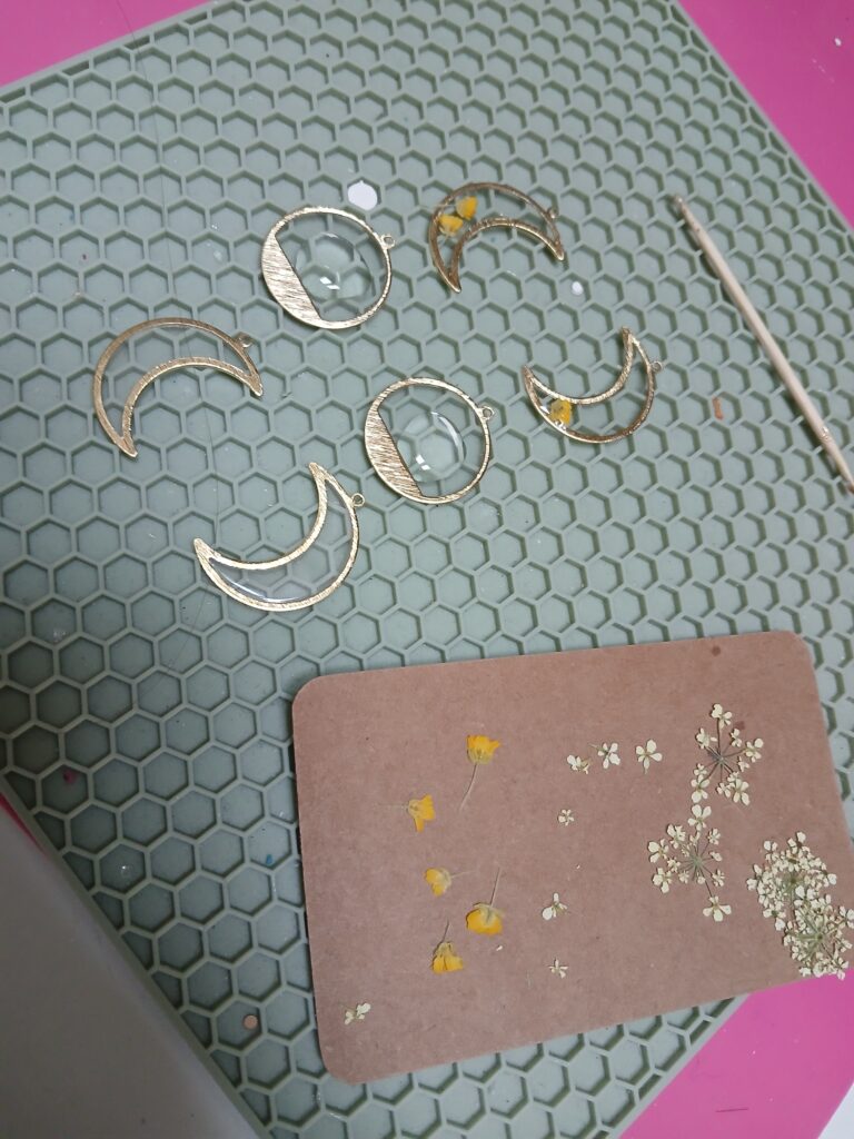 création de boucles d'oreilles faites main