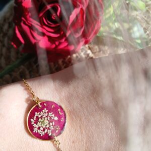 Bracelet pétale de rose rouge et carotte sauvage