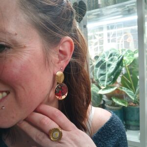 Boucles d&rsquo;oreilles fleurs de carotte sauvage rouge