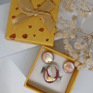 Coffret bijoux femme boucles d&rsquo;oreilles puces et bague argentée