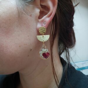 Boucles d&rsquo;oreilles fleurs coeur pétale de rose et carotte sauvage